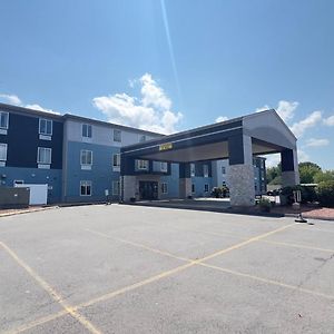 Manchester Inn & Suites